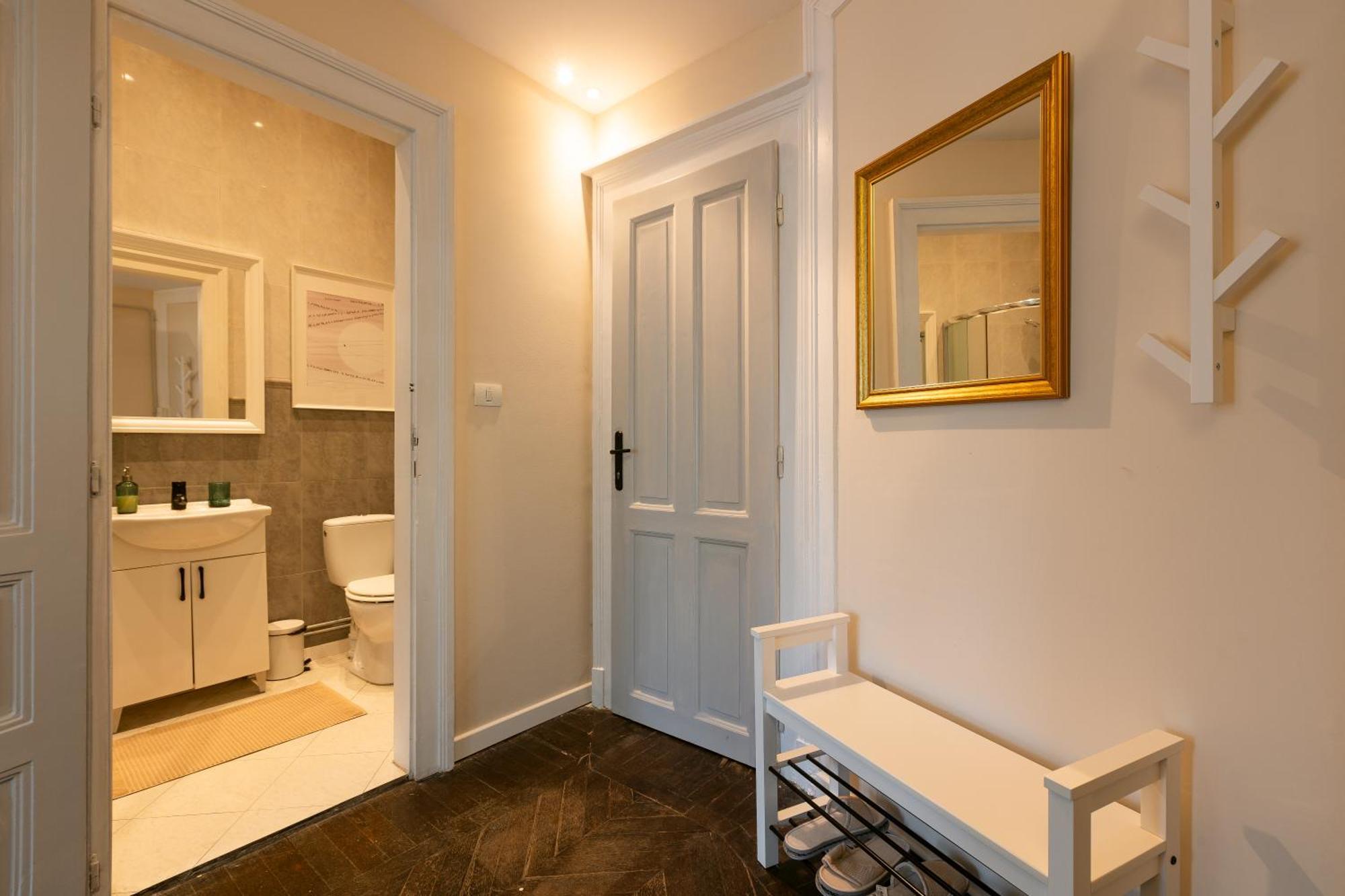 Central Charm - 2Br Apartment Тімішоара Екстер'єр фото